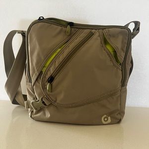 Gravis Crossbody Travel Purse